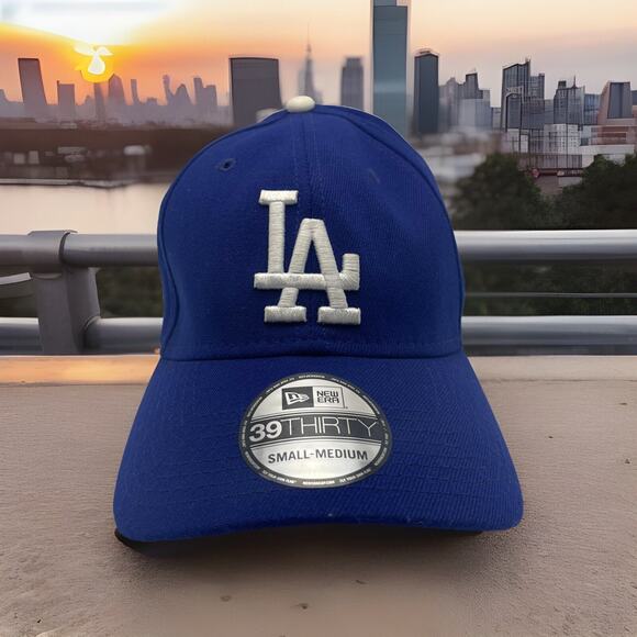 Los Angeles Dodgers Team Classic 39Thirty Royal baseball cap Like N - Picture 1 of 9